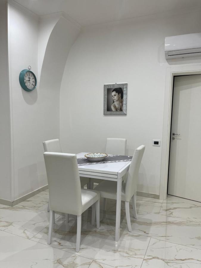 Partenope&Ulisse House Napoli Екстериор снимка